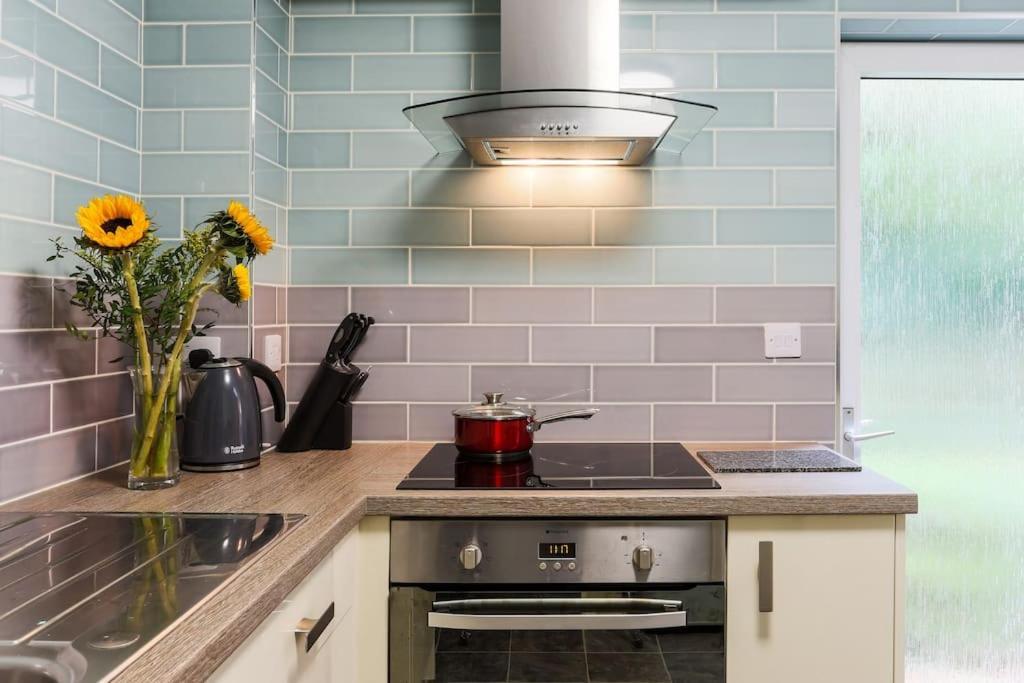 Truro Apartment In A Stunning Quiet Location Extérieur photo