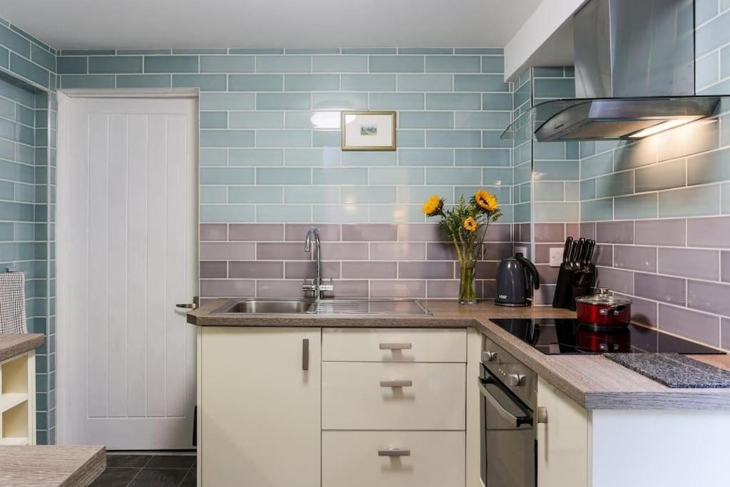 Truro Apartment In A Stunning Quiet Location Extérieur photo